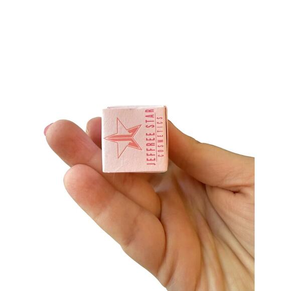 Jeffree Star Cosmetics Women's Honey Suck Me Velvet Trap Lipstick Full Size - Picture 4 of 8